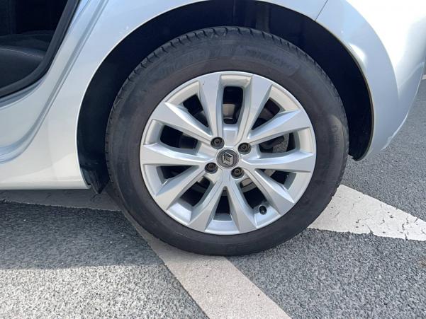 Vente en ligne Renault Clio 5 Clio TCe 100 au prix de 14 990 €