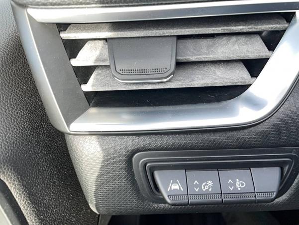 Vente en ligne Renault Clio 5 Clio TCe 100 au prix de 14 990 €