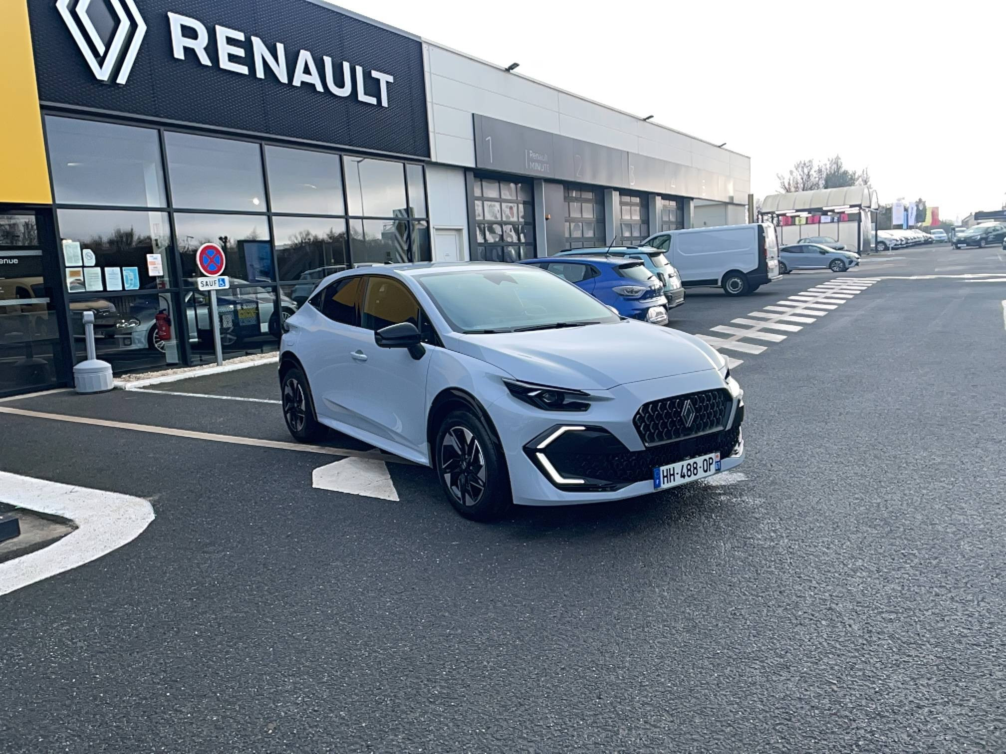 Vente en ligne Renault Clio 6 Clio TCe 115 ch au prix de 24 850 €