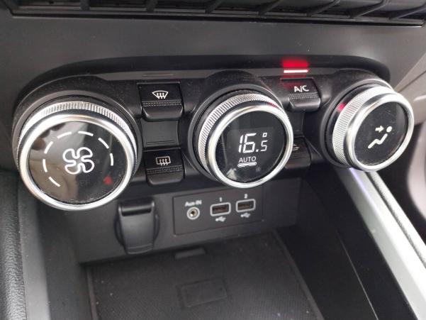 Vente en ligne Renault Clio 5 Clio TCe 100 au prix de 14 990 €