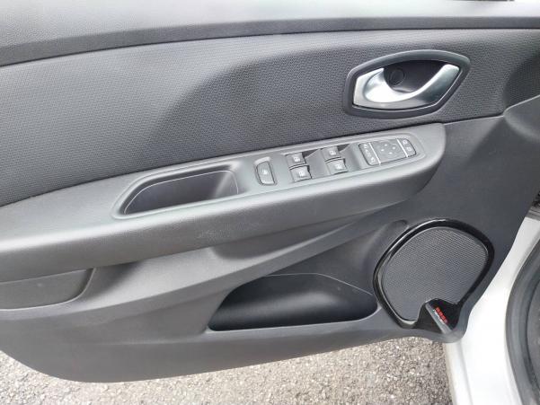 Vente en ligne Renault Clio 4 Clio TCe 90 Energy au prix de 11 990 €