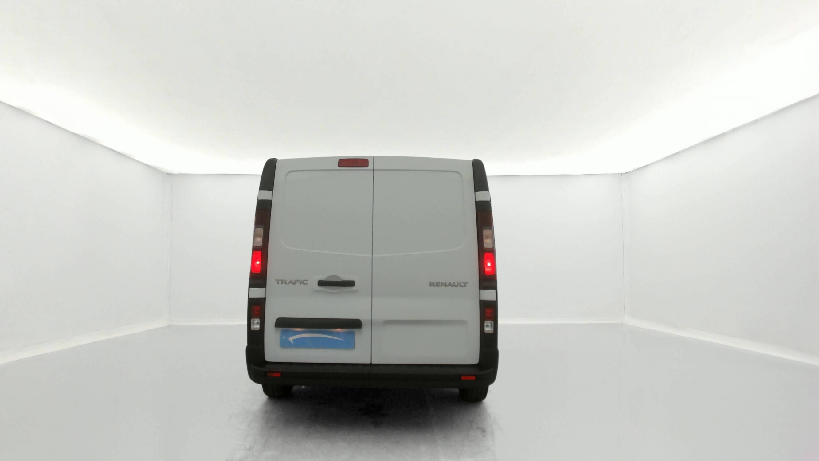Vente en ligne Renault Trafic 3 Fourgon TRAFIC FGN L1H1 3000 KG BLUE DCI 130 au prix de 24 890 €
