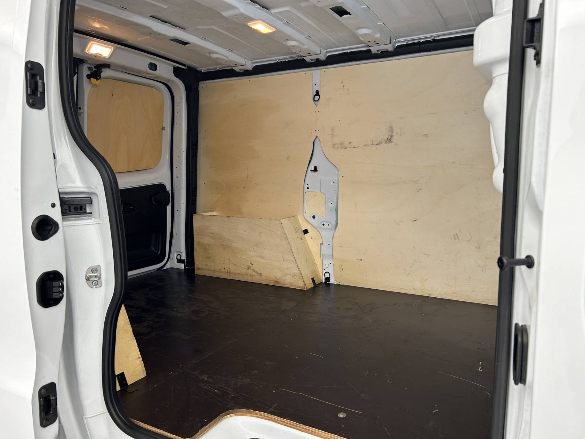 Vente en ligne Renault Trafic 3 Fourgon TRAFIC FGN L1H1 3000 KG BLUE DCI 130 au prix de 24 890 €