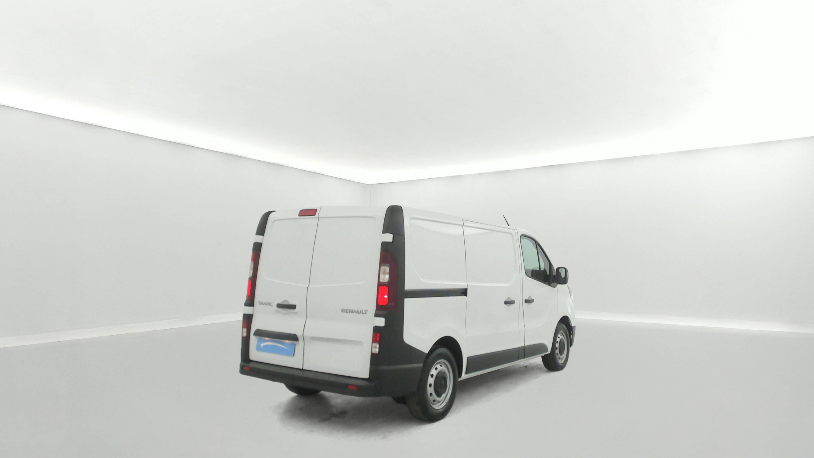 Vente en ligne Renault Trafic 3 Fourgon TRAFIC FGN L1H1 3000 KG BLUE DCI 130 au prix de 24 890 €