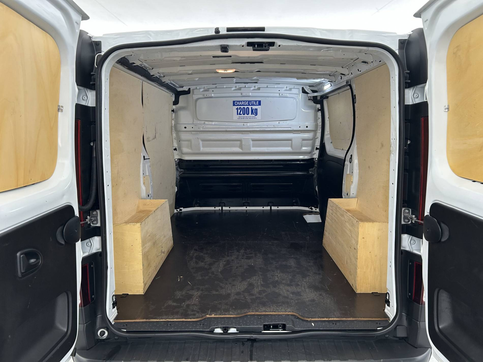 Vente en ligne Renault Trafic 3 Fourgon TRAFIC FGN L1H1 3000 KG BLUE DCI 130 au prix de 24 890 €