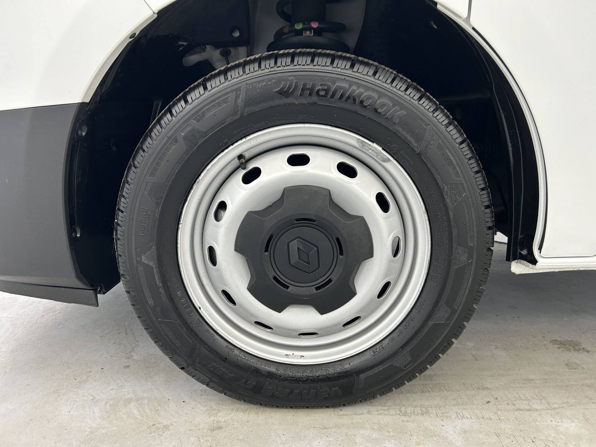 Vente en ligne Renault Trafic 3 Fourgon TRAFIC FGN L1H1 3000 KG BLUE DCI 130 au prix de 24 890 €