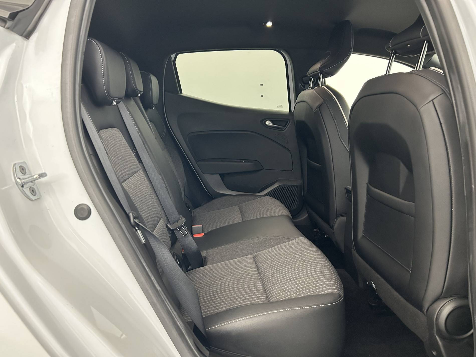 Vente en ligne Renault Clio 5 Clio TCe 90 - 21N au prix de 14 490 €