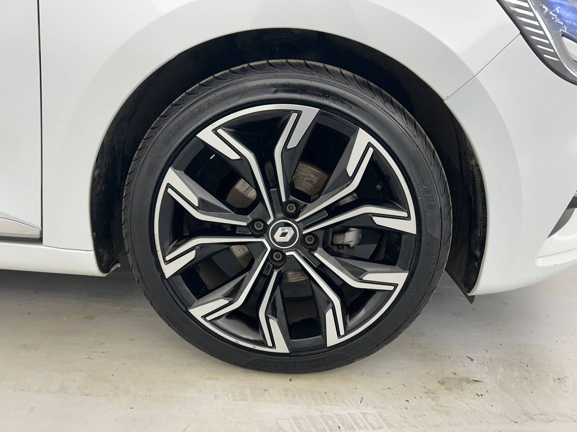 Vente en ligne Renault Clio 5 Clio TCe 90 - 21N au prix de 14 490 €