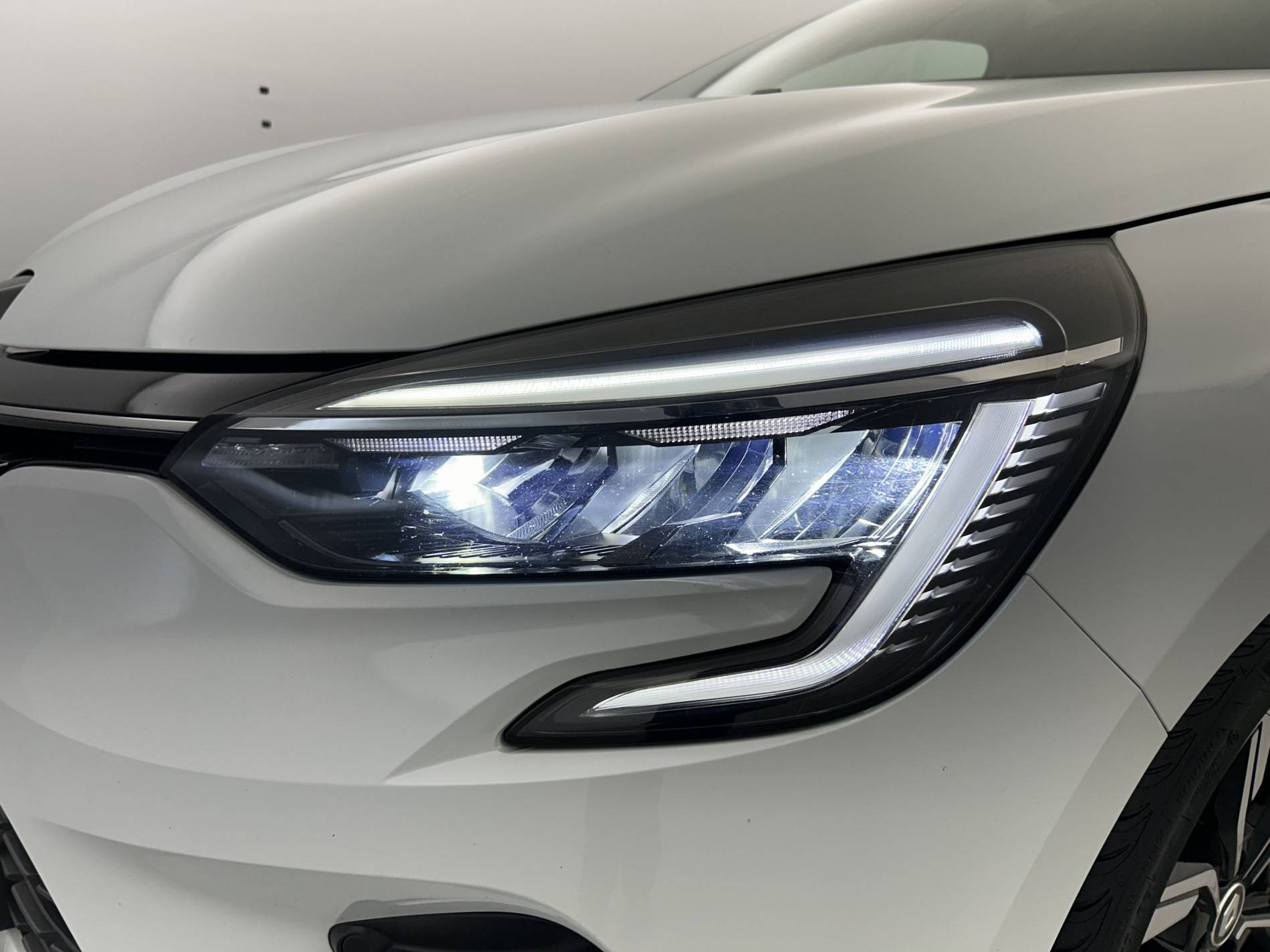 Vente en ligne Renault Clio 5 Clio TCe 90 - 21N au prix de 14 490 €