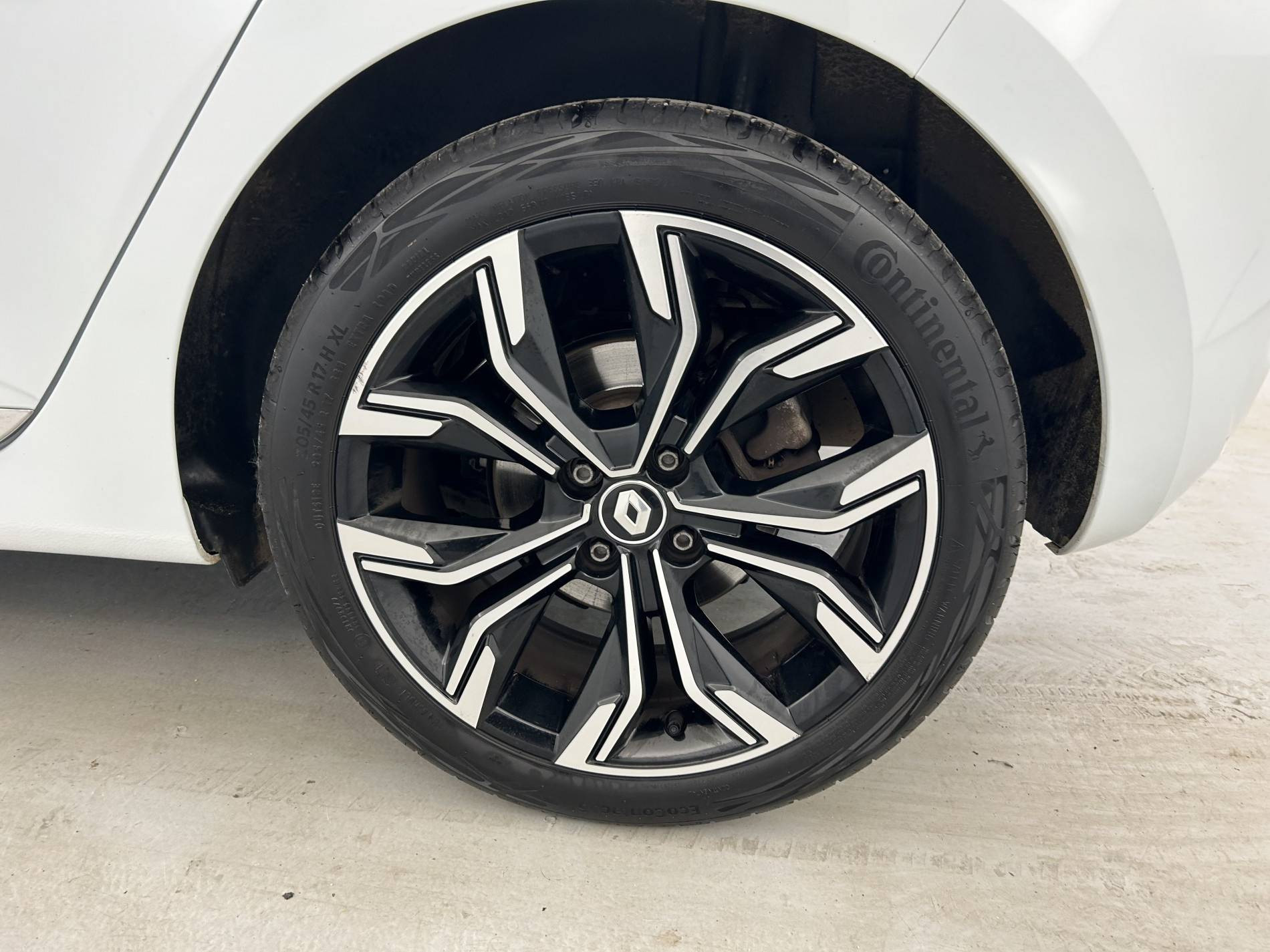 Vente en ligne Renault Clio 5 Clio TCe 90 - 21N au prix de 14 490 €