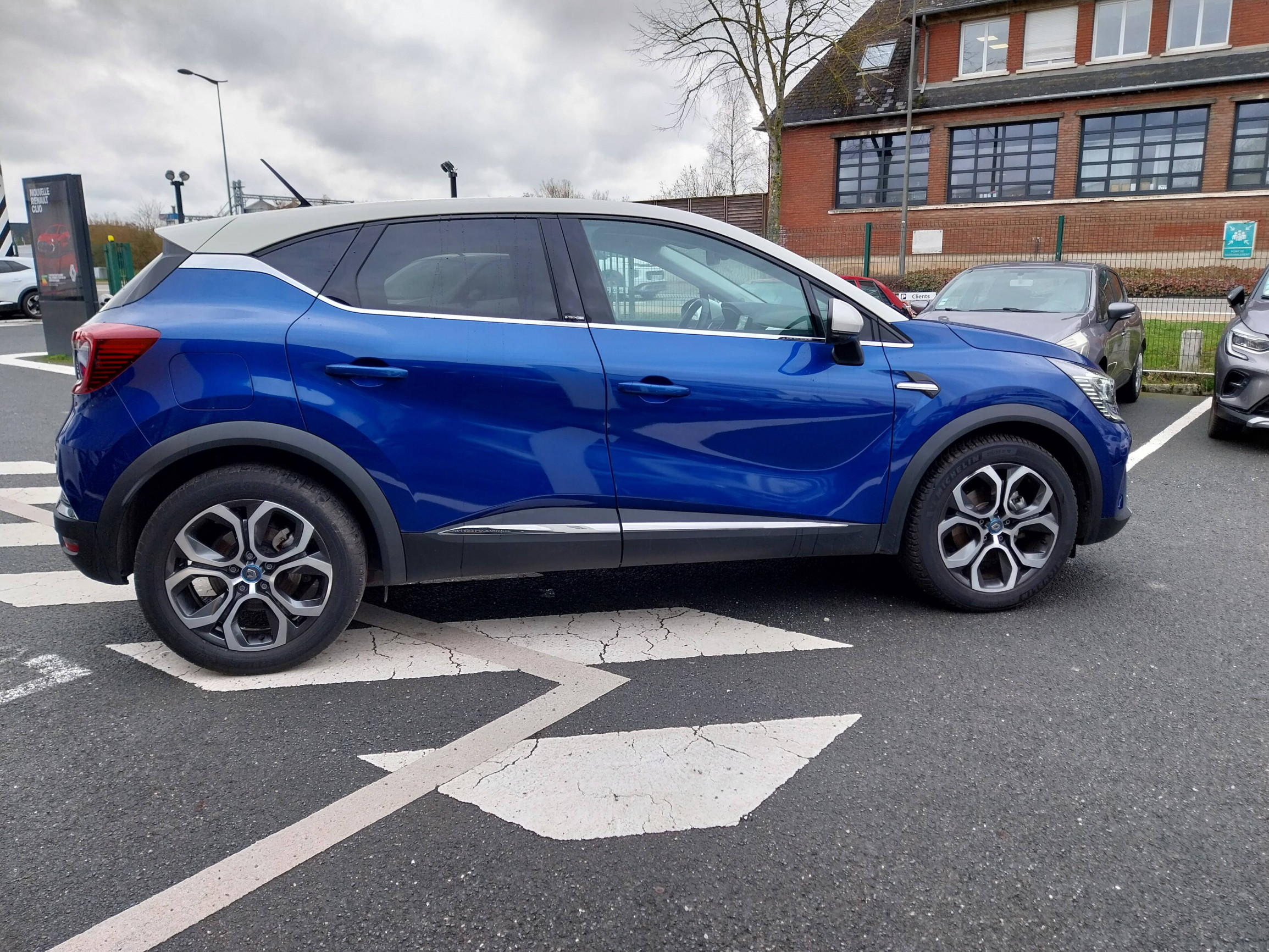Vente en ligne Renault Captur  E-Tech Plug-in 160 - 21 au prix de 19 990 €