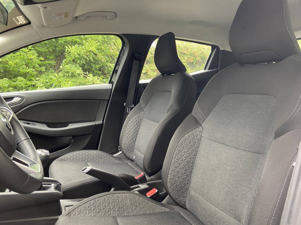 Vente en ligne Renault Clio 5 Clio TCe 90 au prix de 15 990 €