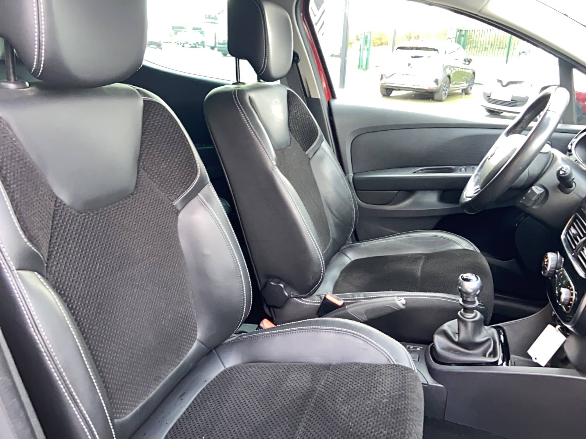 Vente en ligne Renault Clio 4 Clio dCi 110 Energy au prix de 11 990 €