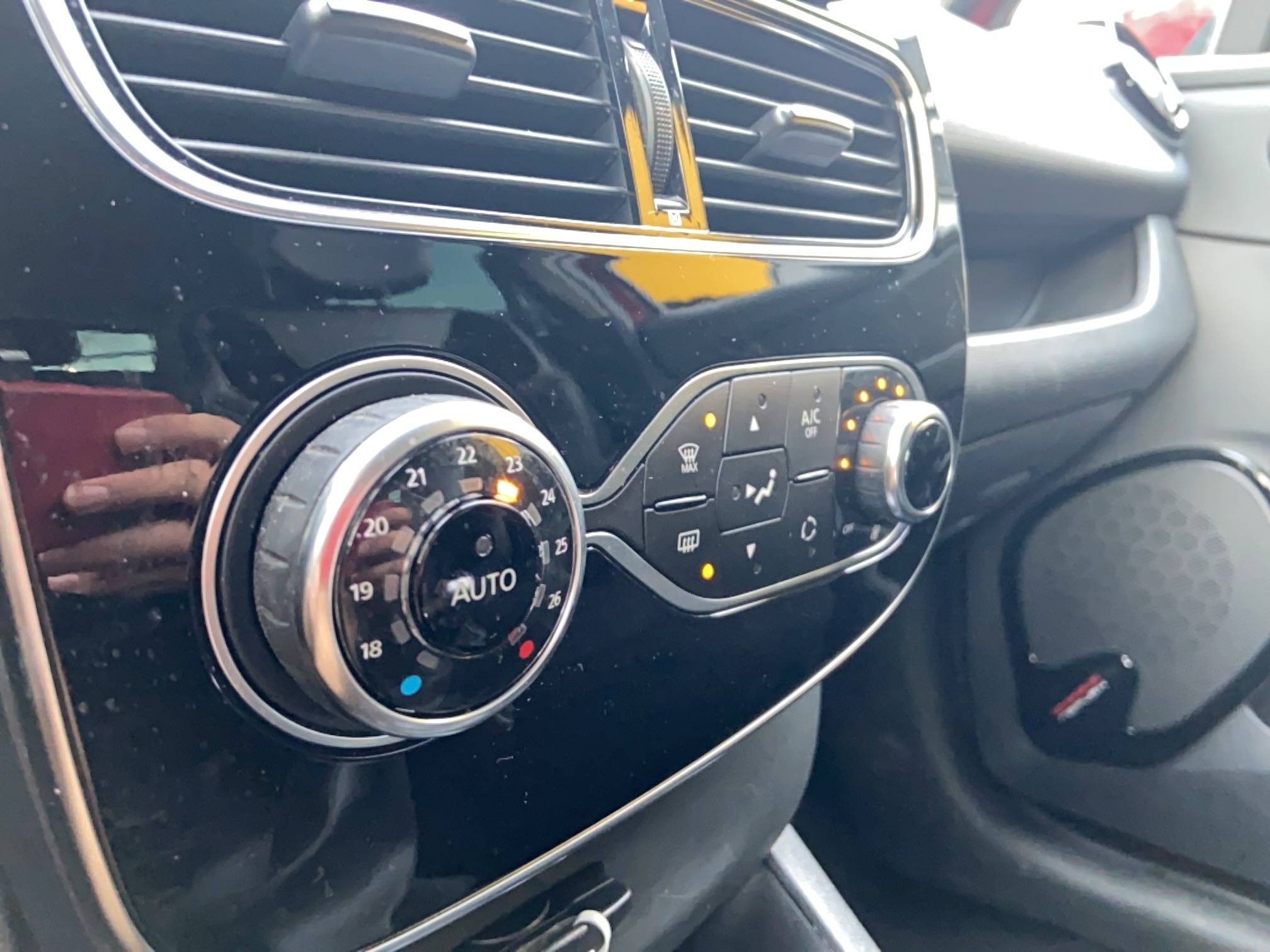 Vente en ligne Renault Clio 4 Clio dCi 110 Energy au prix de 11 990 €