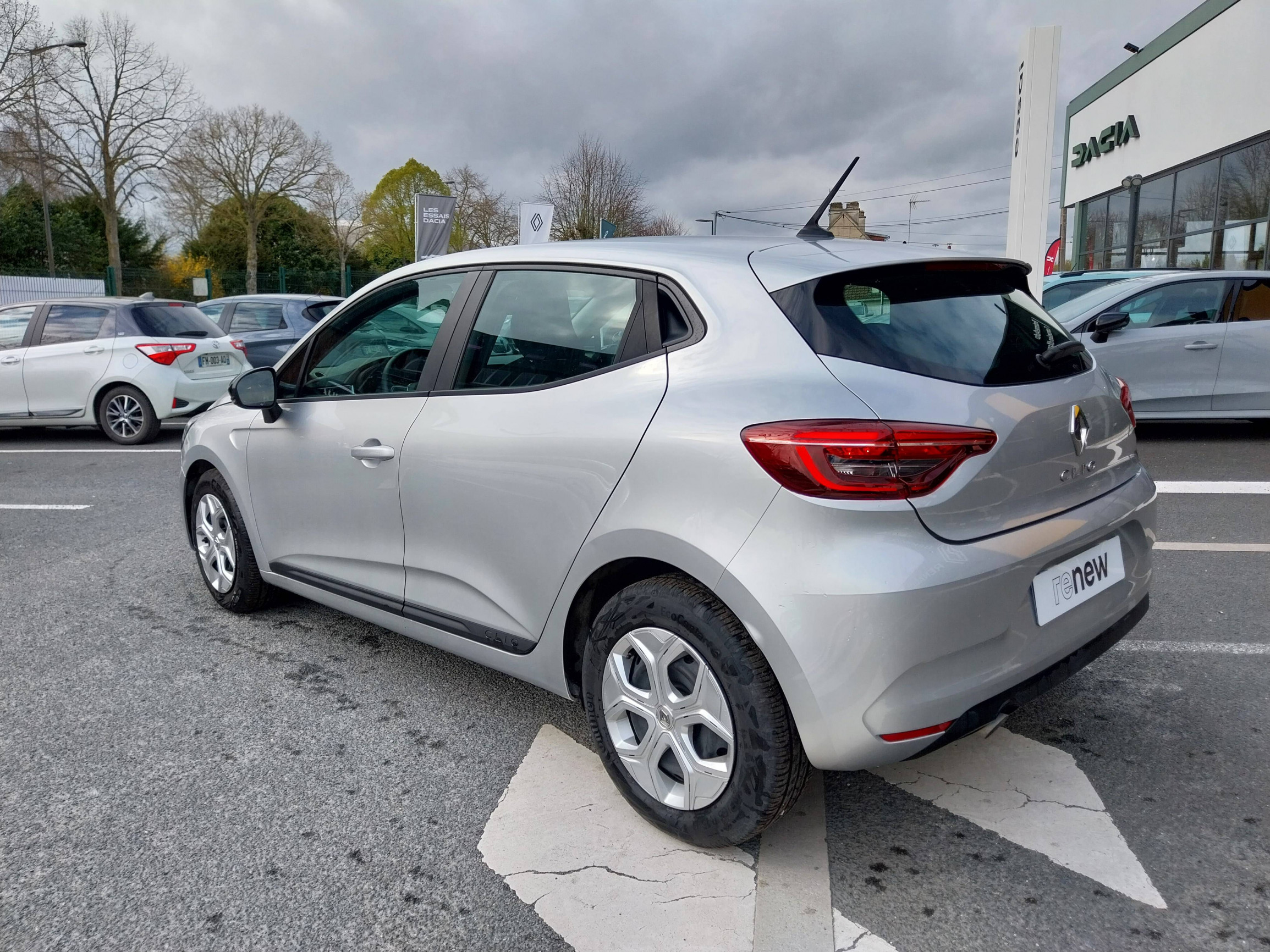 Vente en ligne Renault Clio 5 Clio TCe 90 au prix de 14 490 €