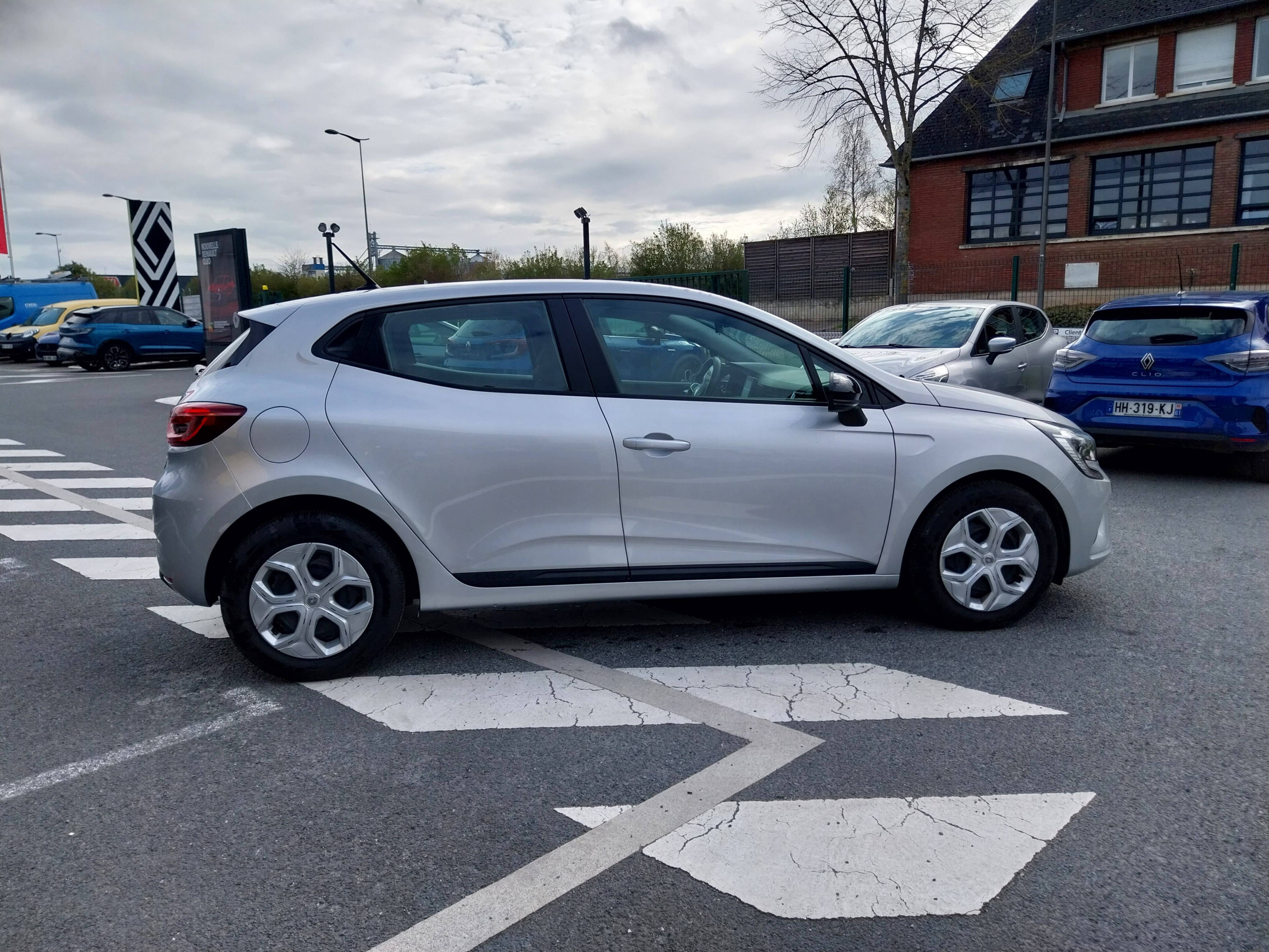 Vente en ligne Renault Clio 5 Clio TCe 90 au prix de 14 490 €