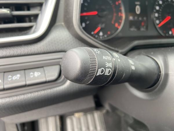 Vente en ligne Renault Clio 5 Clio TCe 90 au prix de 15 990 €