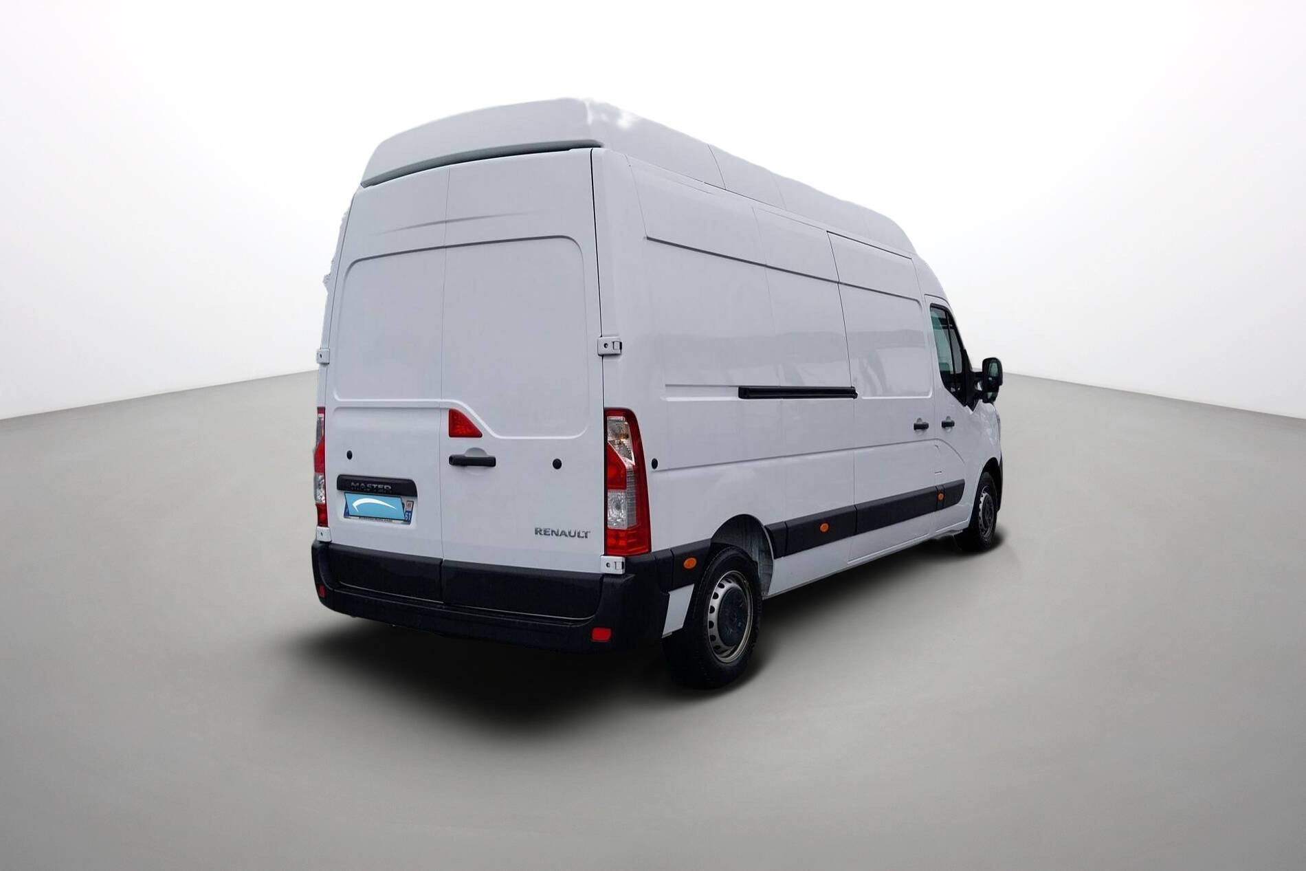 Vente en ligne Renault Master Fourgon MASTER FGN TRAC F3500 L3H3 BLUE DCI 135 au prix de 28 990 €