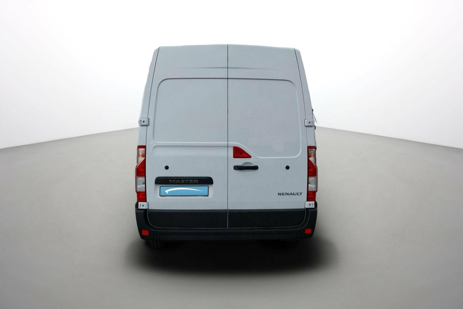 Vente en ligne Renault Master Fourgon MASTER FGN TRAC F3500 L2H2 BLUE DCI 135 au prix de 25 490 €