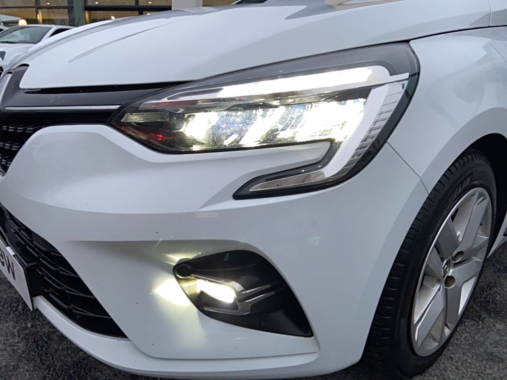 Vente en ligne Renault Clio 5 CLIO SOCIETE TCE 90 - 21N au prix de 10 990 €