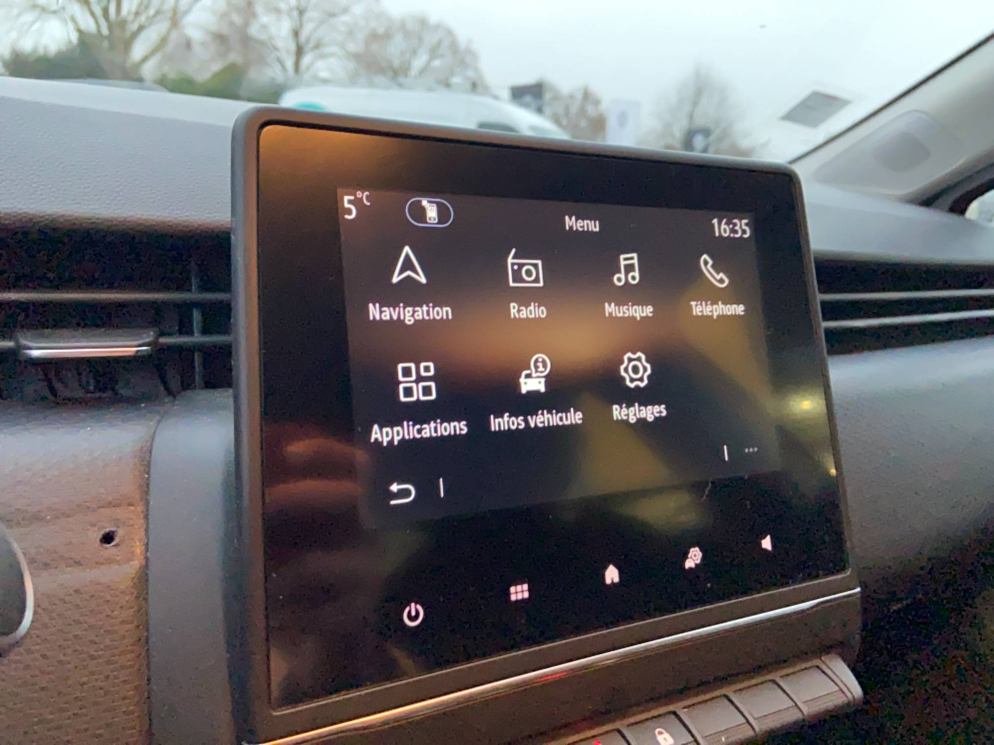 Vente en ligne Renault Clio 5 CLIO SOCIETE TCE 90 - 21N au prix de 10 990 €