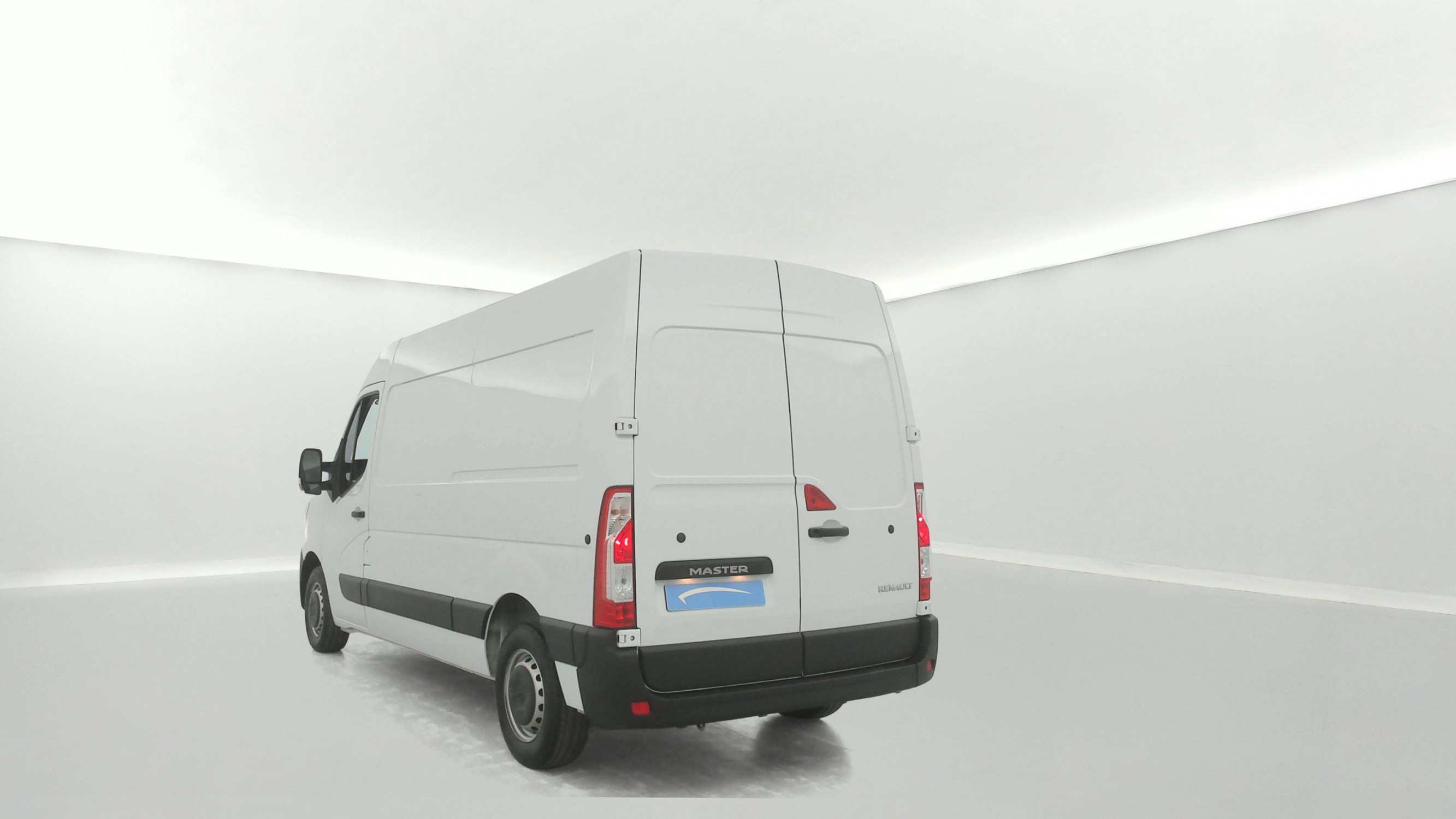 Vente en ligne Renault Master Fourgon MASTER FGN TRAC F3500 L2H2 BLUE DCI 135 au prix de 27 490 €