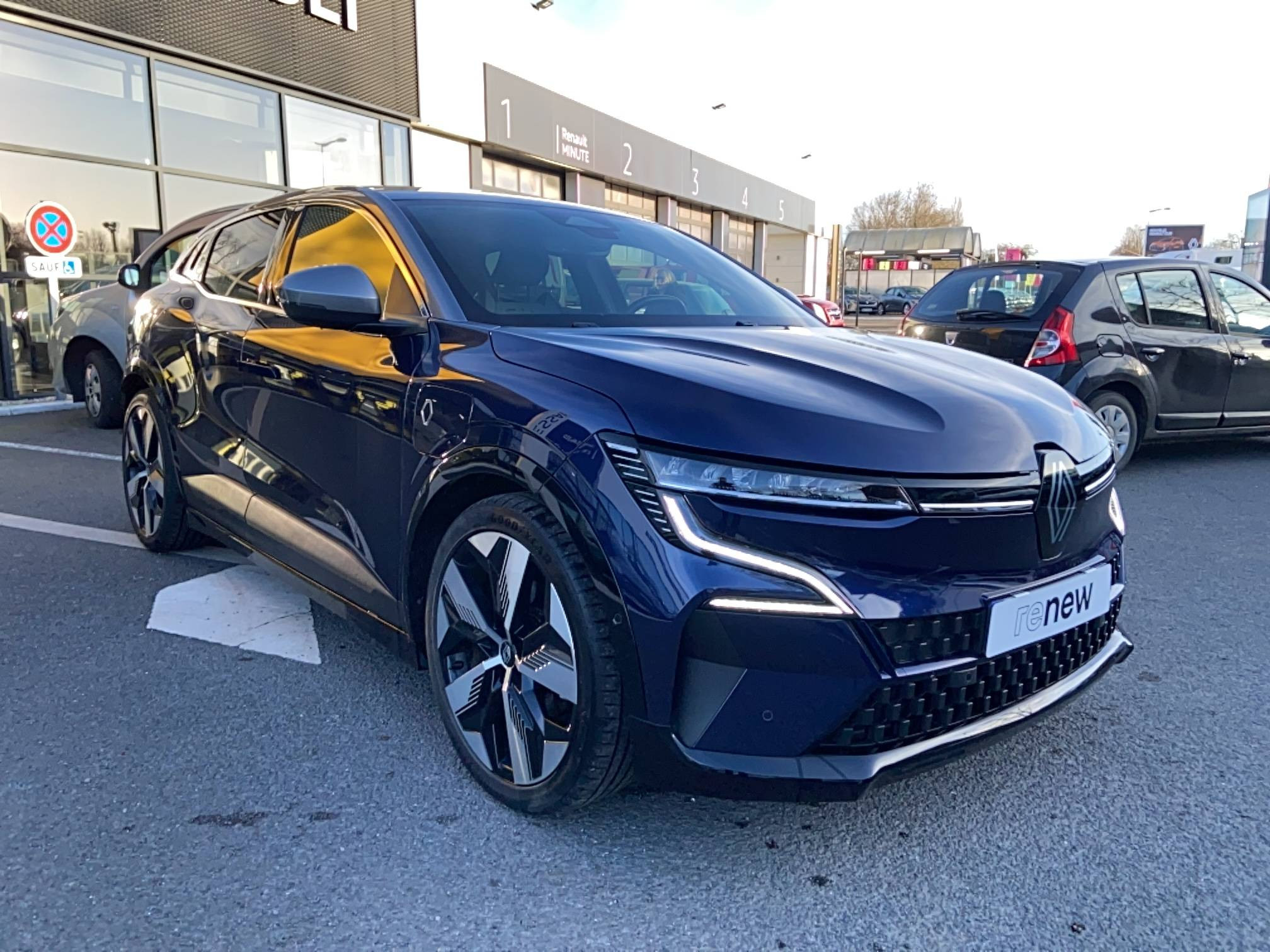 Vente en ligne Renault Megane E-Tech  EV60 220 ch super charge au prix de 26 990 €
