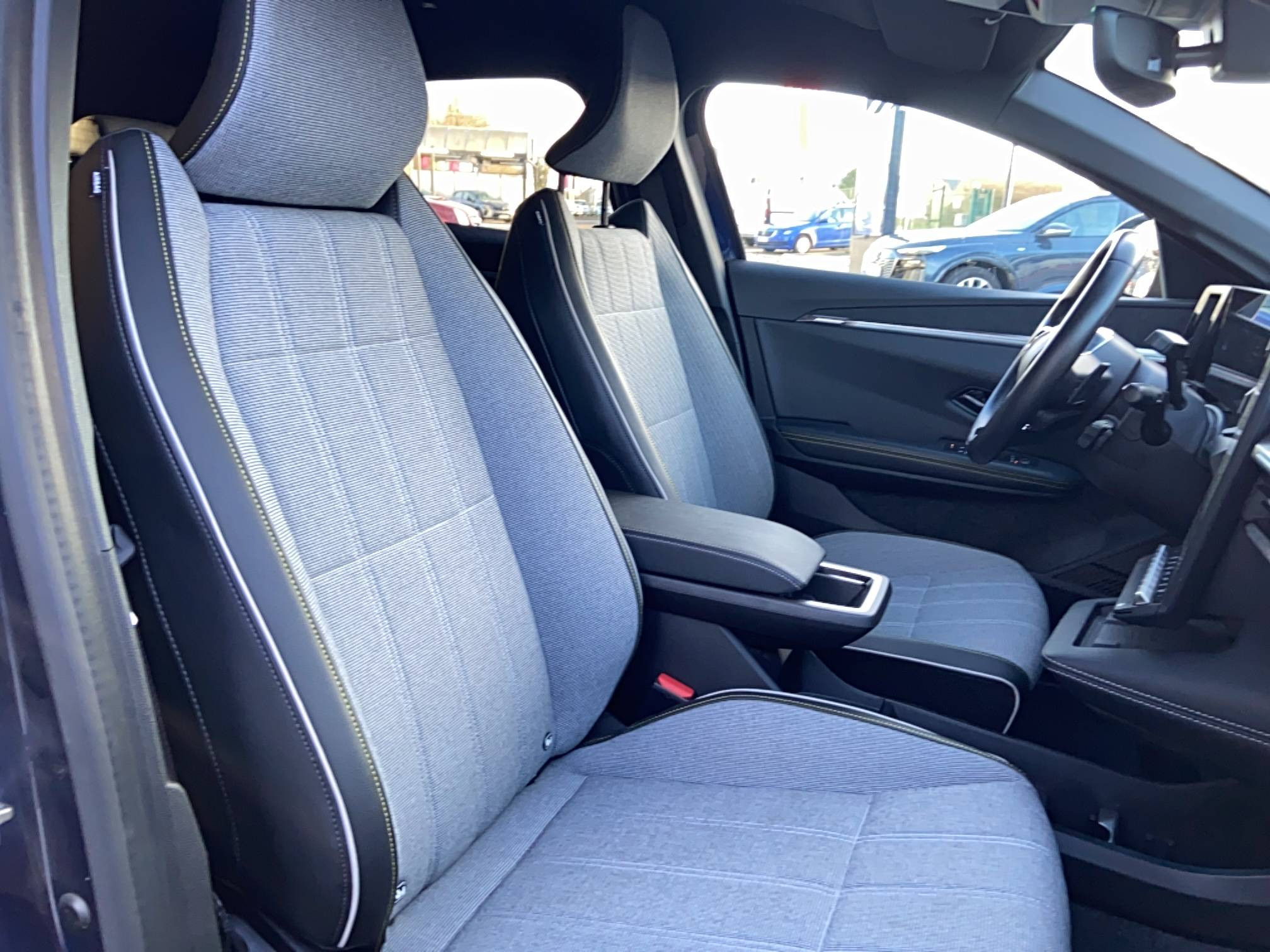 Vente en ligne Renault Megane E-Tech  EV60 220 ch super charge au prix de 26 990 €