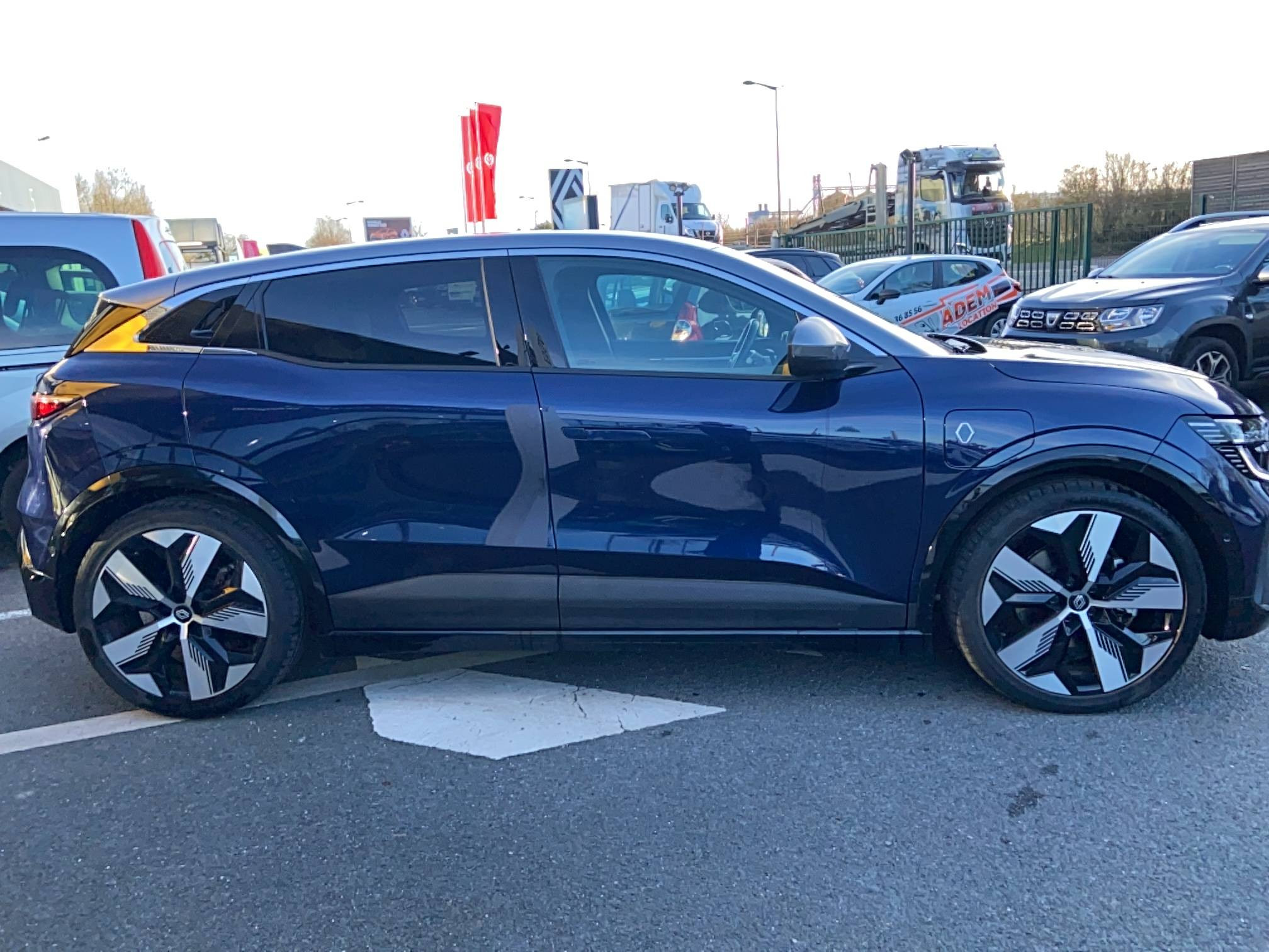 Vente en ligne Renault Megane E-Tech  EV60 220 ch super charge au prix de 26 990 €