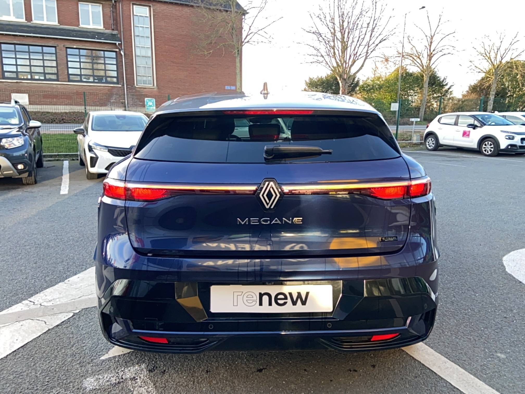 Vente en ligne Renault Megane E-Tech  EV60 220 ch super charge au prix de 26 990 €