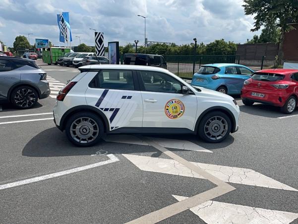 Vente en ligne Renault R5 E-Tech  120 ch autonomie urbaine au prix de 25 890 €