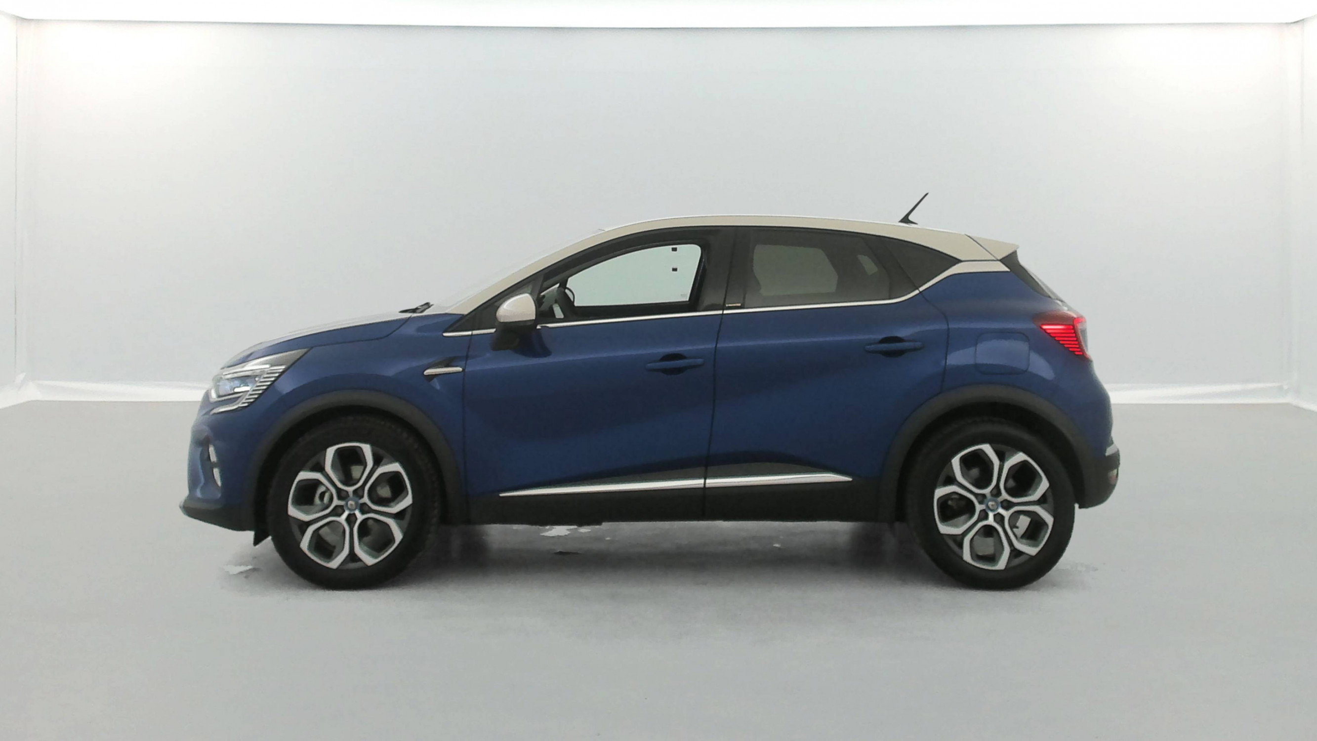 Vente en ligne Renault Captur  E-Tech Plug-in 160 - 21 au prix de 19 490 €