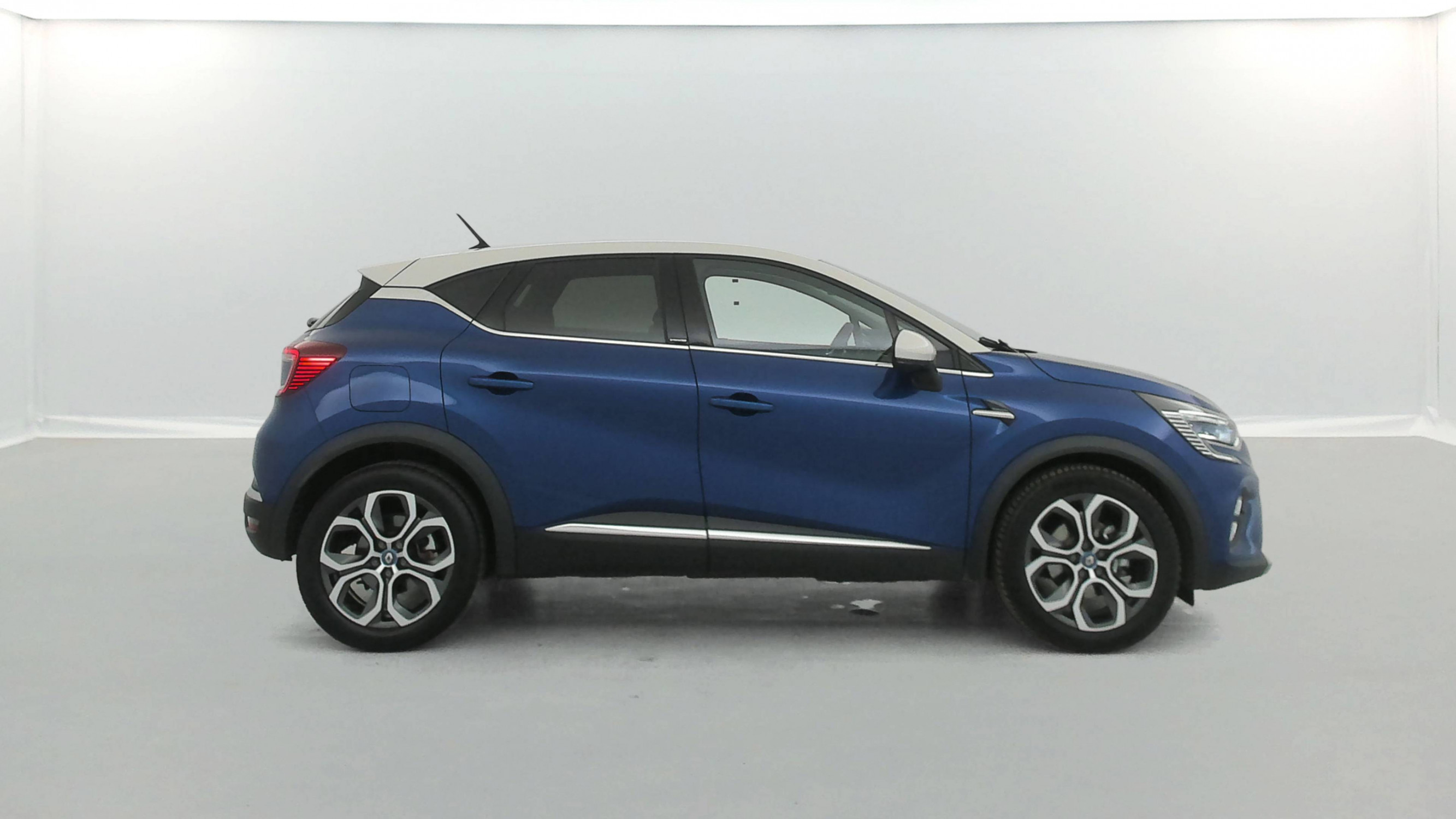 Vente en ligne Renault Captur  E-Tech Plug-in 160 - 21 au prix de 19 490 €