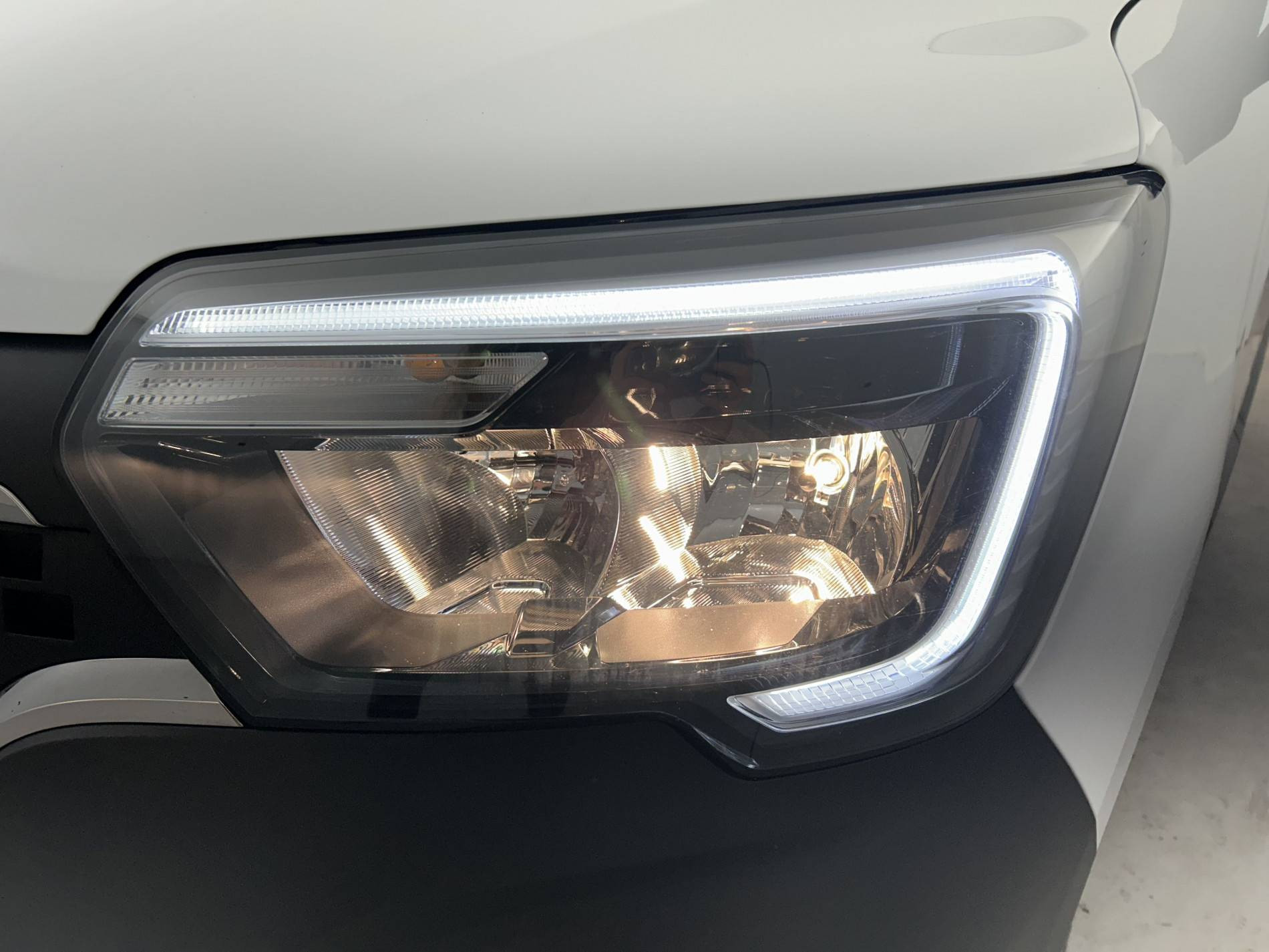 Vente en ligne Renault Master Fourgon MASTER FGN TRAC F3500 L2H2 BLUE DCI 135 au prix de 27 990 €