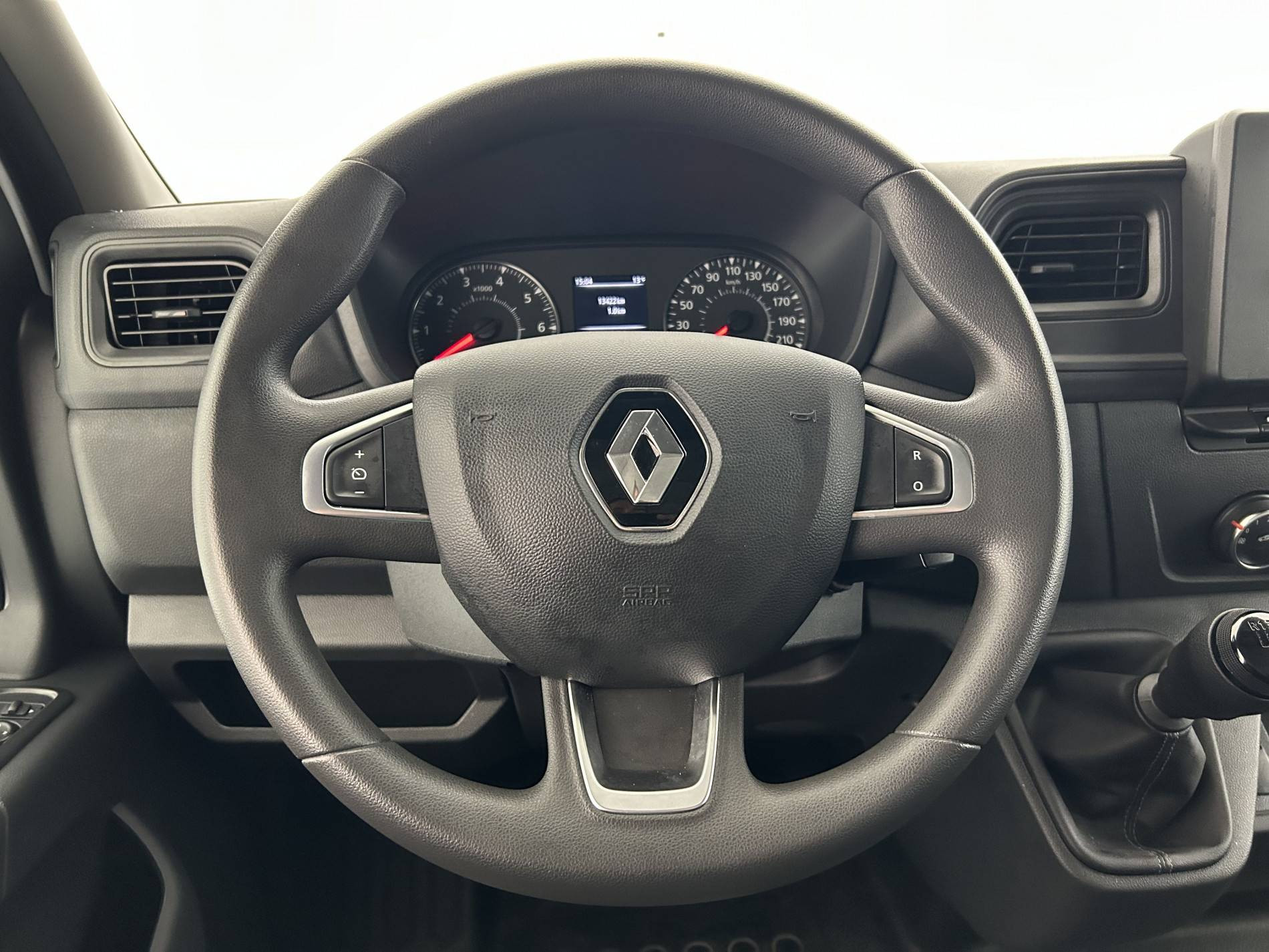 Vente en ligne Renault Master Fourgon MASTER FGN TRAC F3500 L2H2 BLUE DCI 135 au prix de 27 990 €