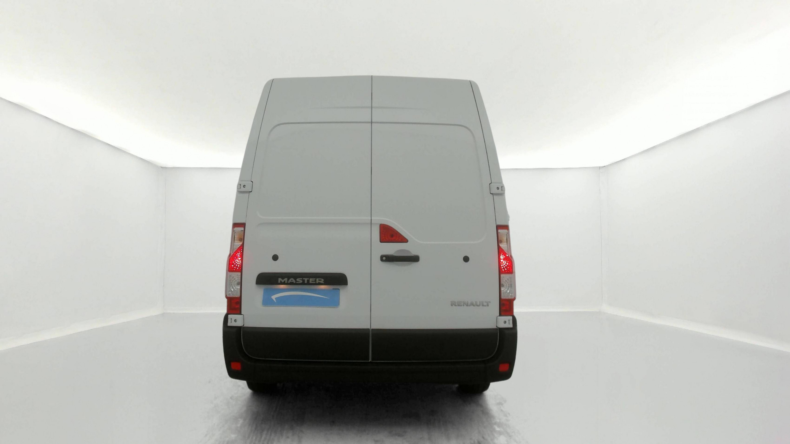 Vente en ligne Renault Master Fourgon MASTER FGN TRAC F3500 L2H2 BLUE DCI 135 au prix de 27 990 €