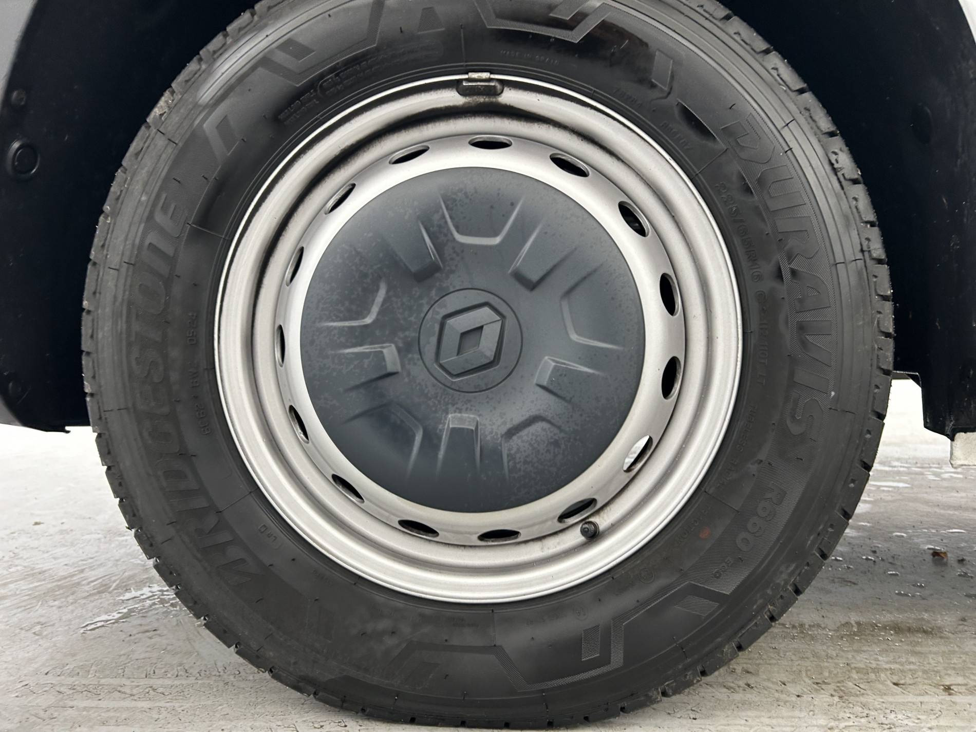 Vente en ligne Renault Master Fourgon MASTER FGN TRAC F3500 L2H2 BLUE DCI 135 au prix de 27 990 €