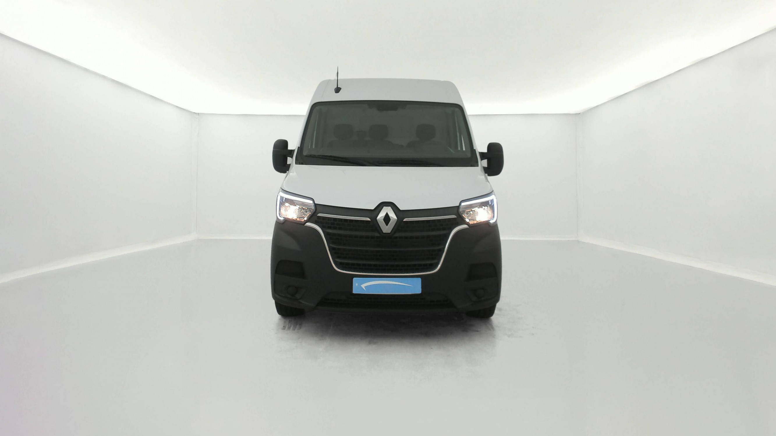 Vente en ligne Renault Master Fourgon MASTER FGN TRAC F3500 L2H2 BLUE DCI 135 au prix de 27 990 €