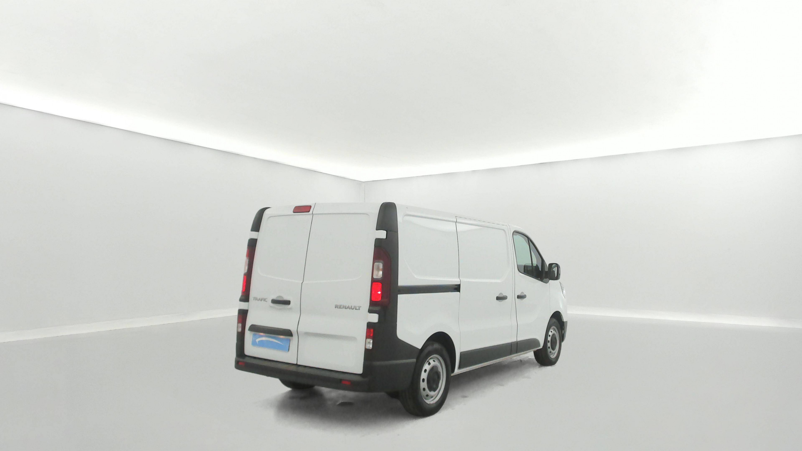 Vente en ligne Renault Trafic 3 Fourgon TRAFIC FGN L1H1 3000 KG BLUE DCI 130 au prix de 24 690 €