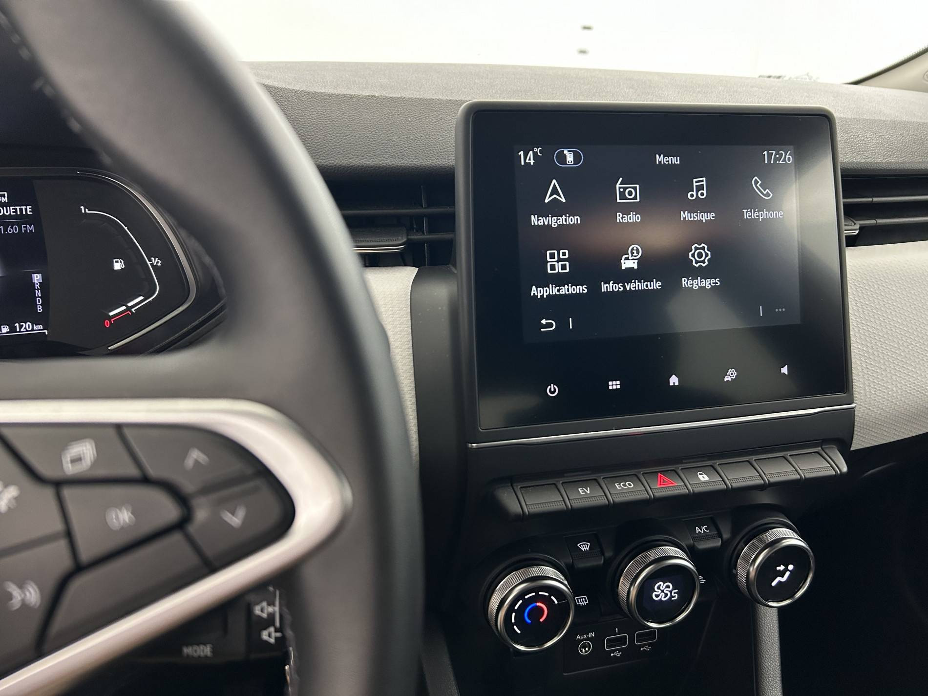 Vente en ligne Renault Clio 5 Clio E-Tech full hybrid 145 au prix de 18 990 €