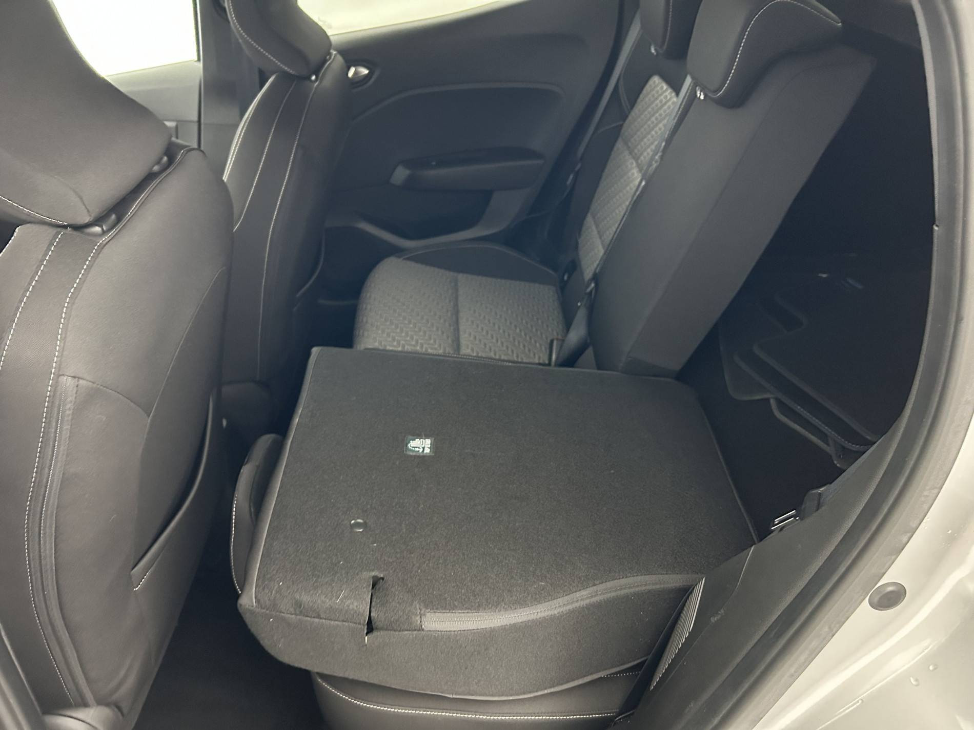 Vente en ligne Renault Clio 5 Clio E-Tech full hybrid 145 au prix de 18 990 €