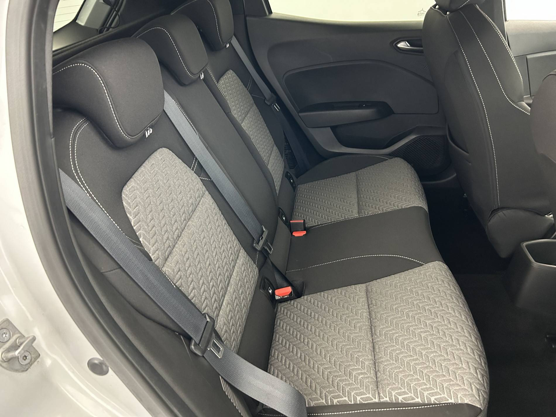 Vente en ligne Renault Clio 5 Clio E-Tech full hybrid 145 au prix de 18 990 €