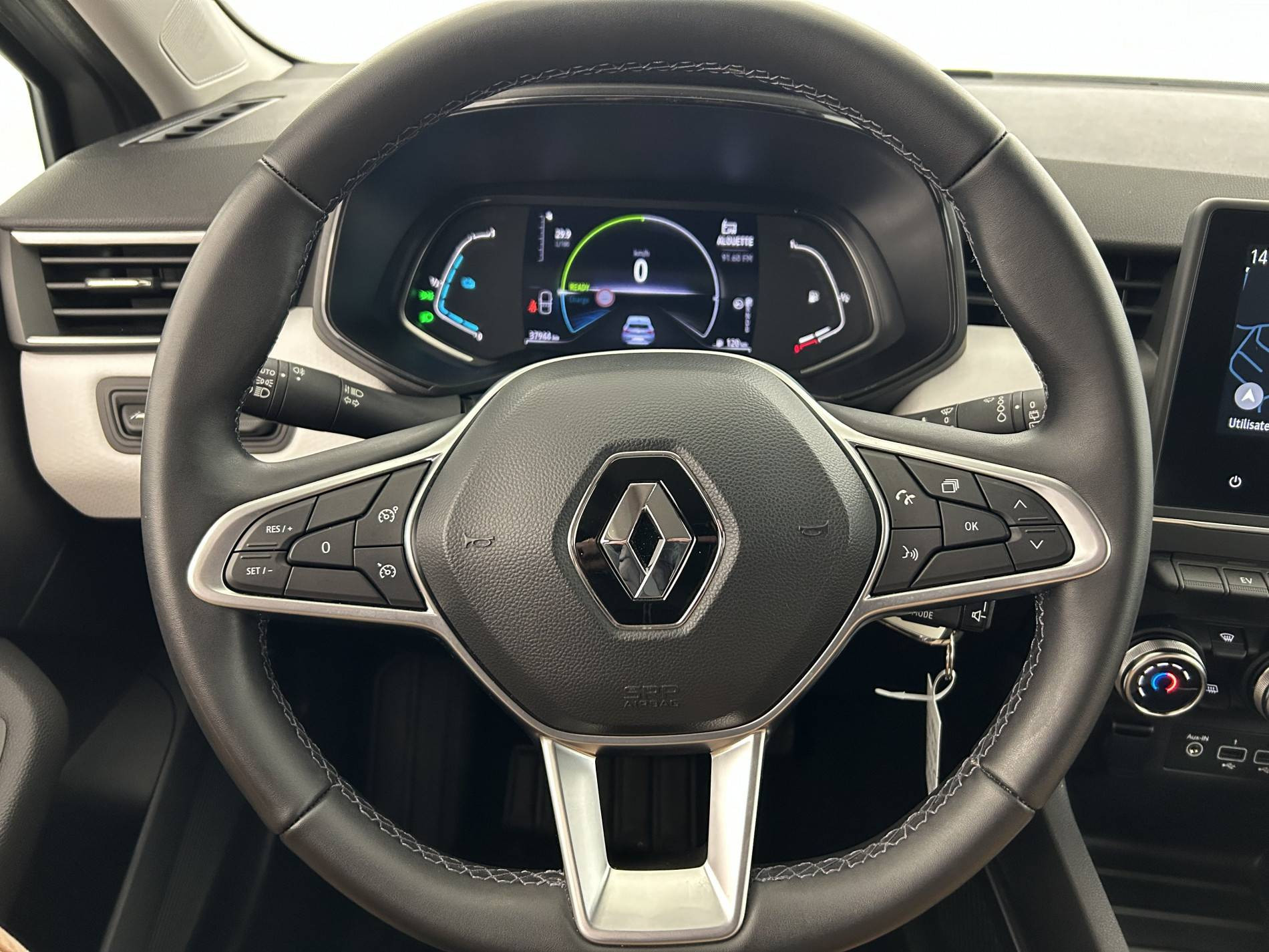 Vente en ligne Renault Clio 5 Clio E-Tech full hybrid 145 au prix de 18 990 €