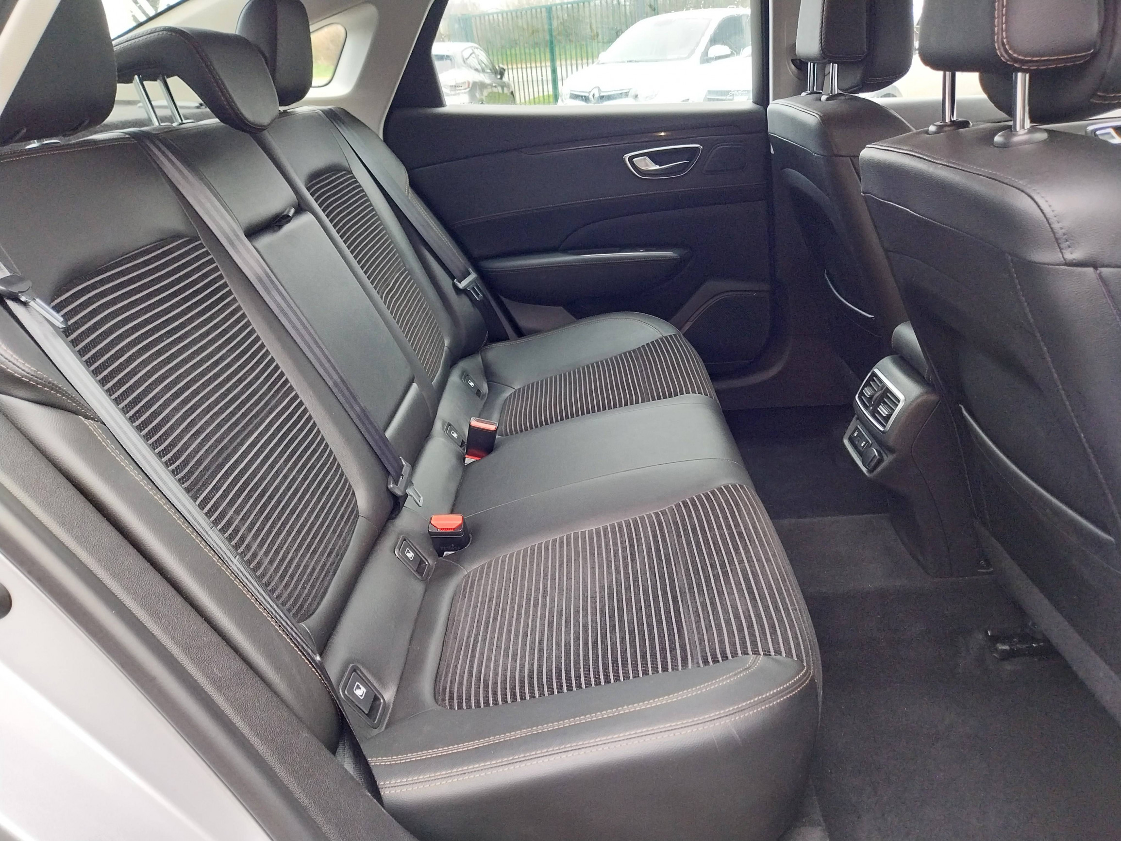 Vente en ligne Renault Talisman  Tce 150 Energy EDC au prix de 13 790 €