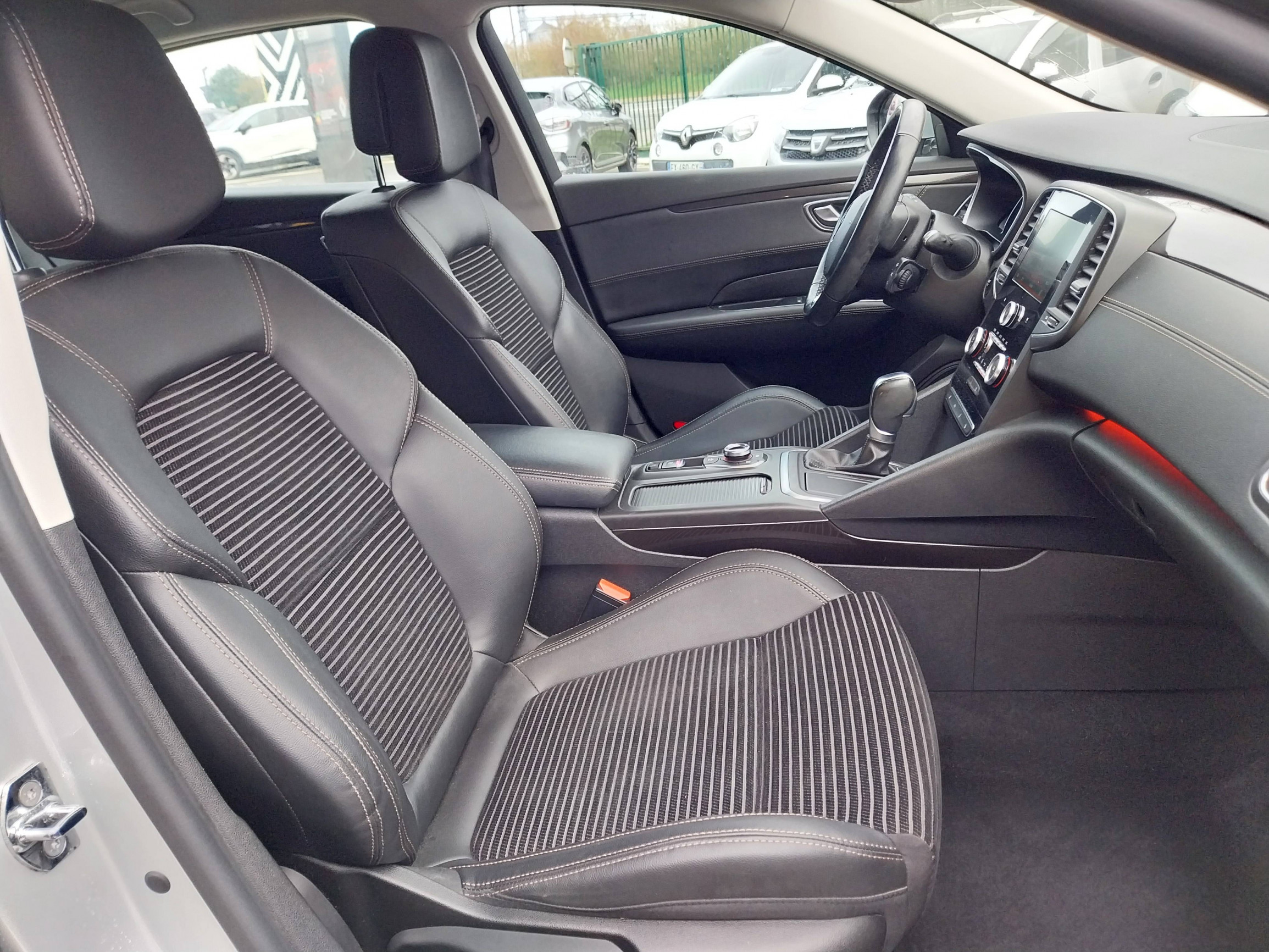 Vente en ligne Renault Talisman  Tce 150 Energy EDC au prix de 13 790 €