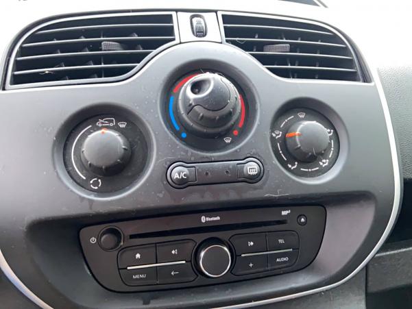 Vente en ligne Renault Kangoo Express  1.5 DCI 90 E6 au prix de 12 990 €