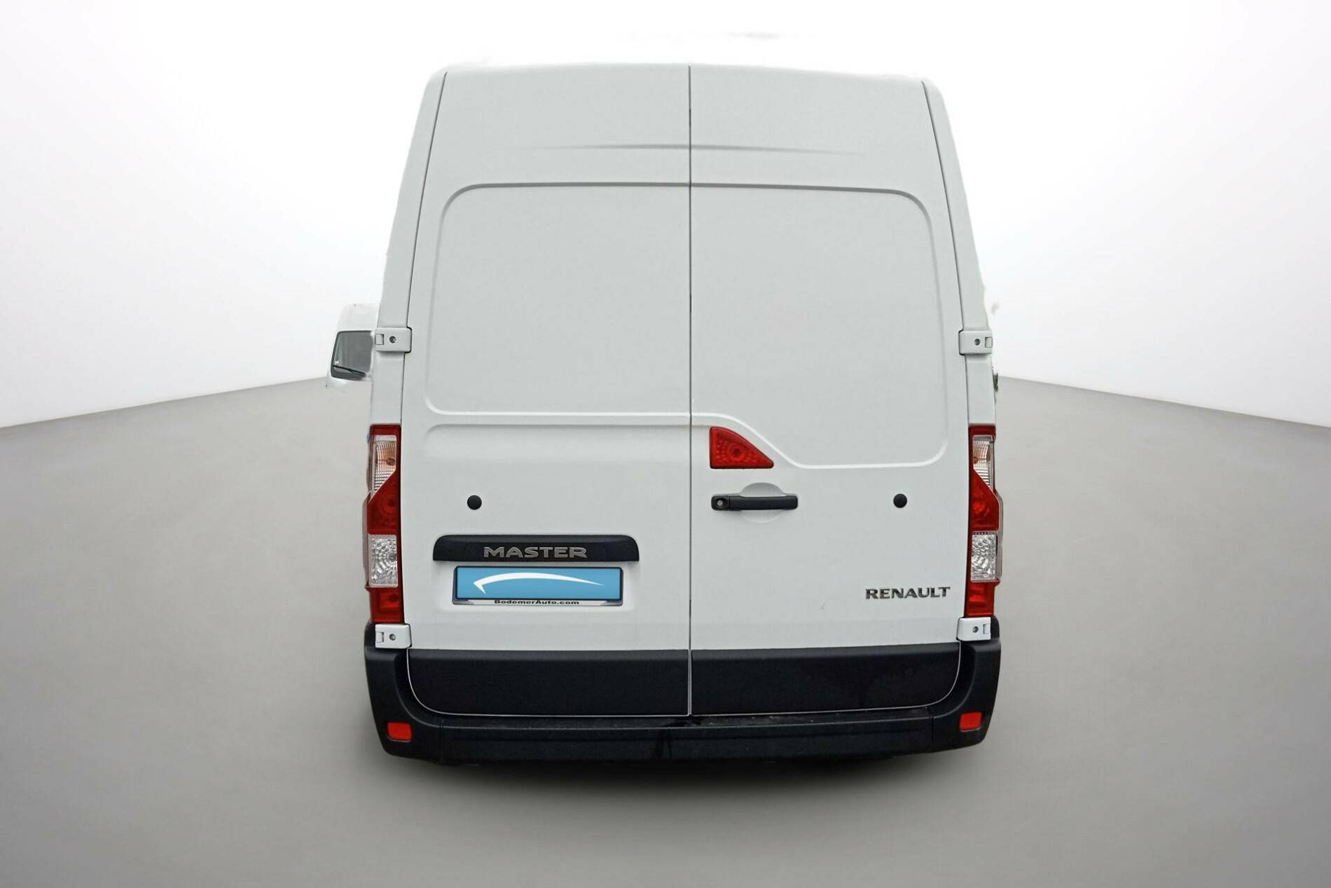 Vente en ligne Renault Master Fourgon MASTER FGN TRAC F3500 L2H2 BLUE DCI 135 au prix de 26 990 €