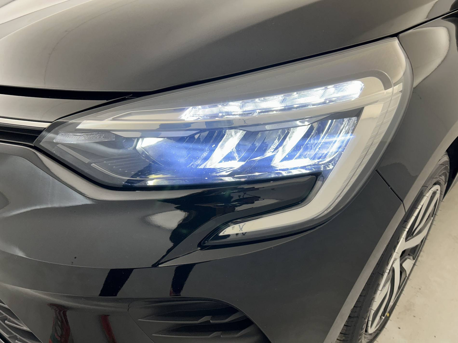 Vente en ligne Renault Clio 5 Clio TCe 90 au prix de 14 390 €