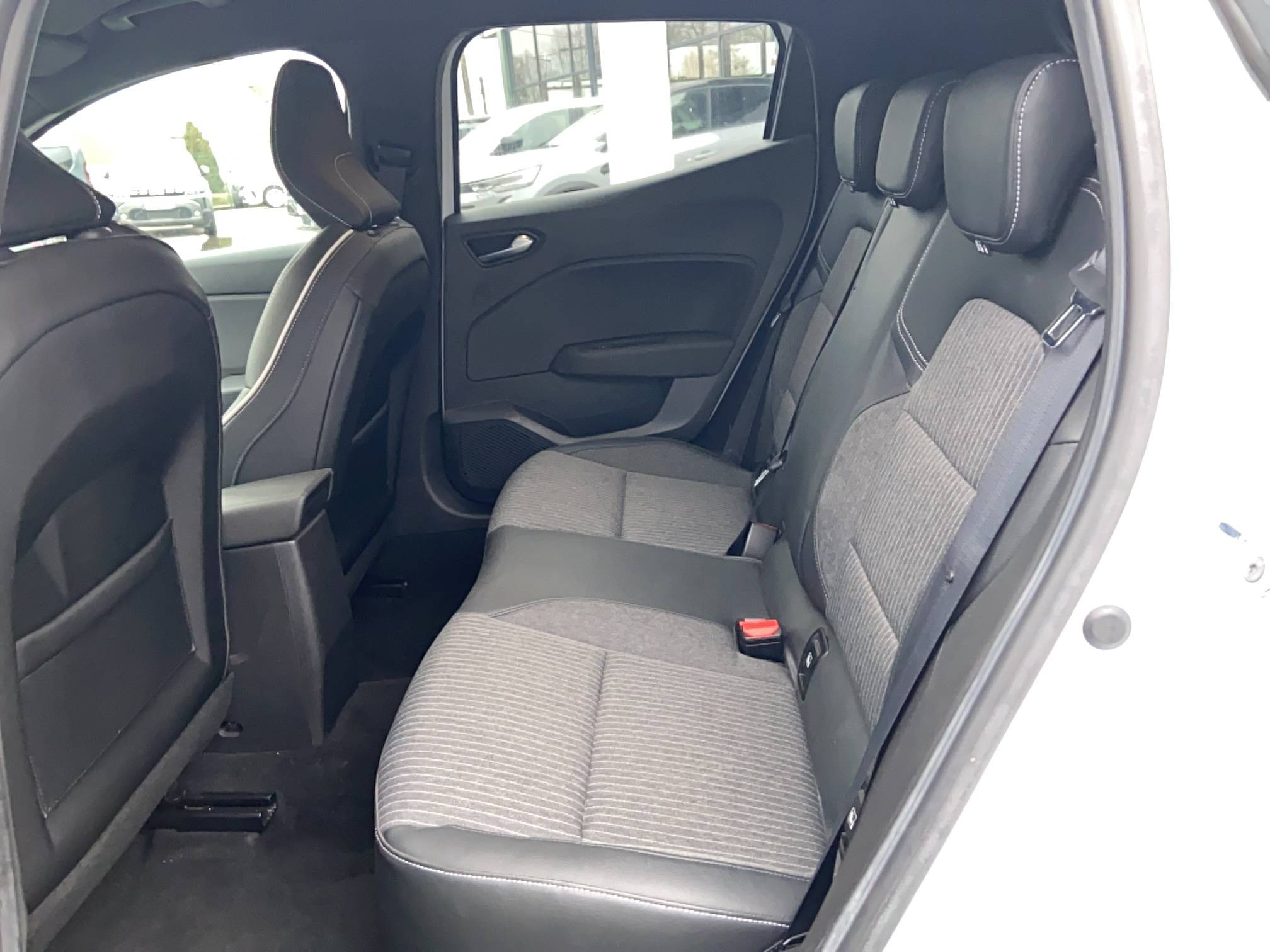 Vente en ligne Renault Clio 5 Clio TCe 90 - 21N au prix de 15 490 €