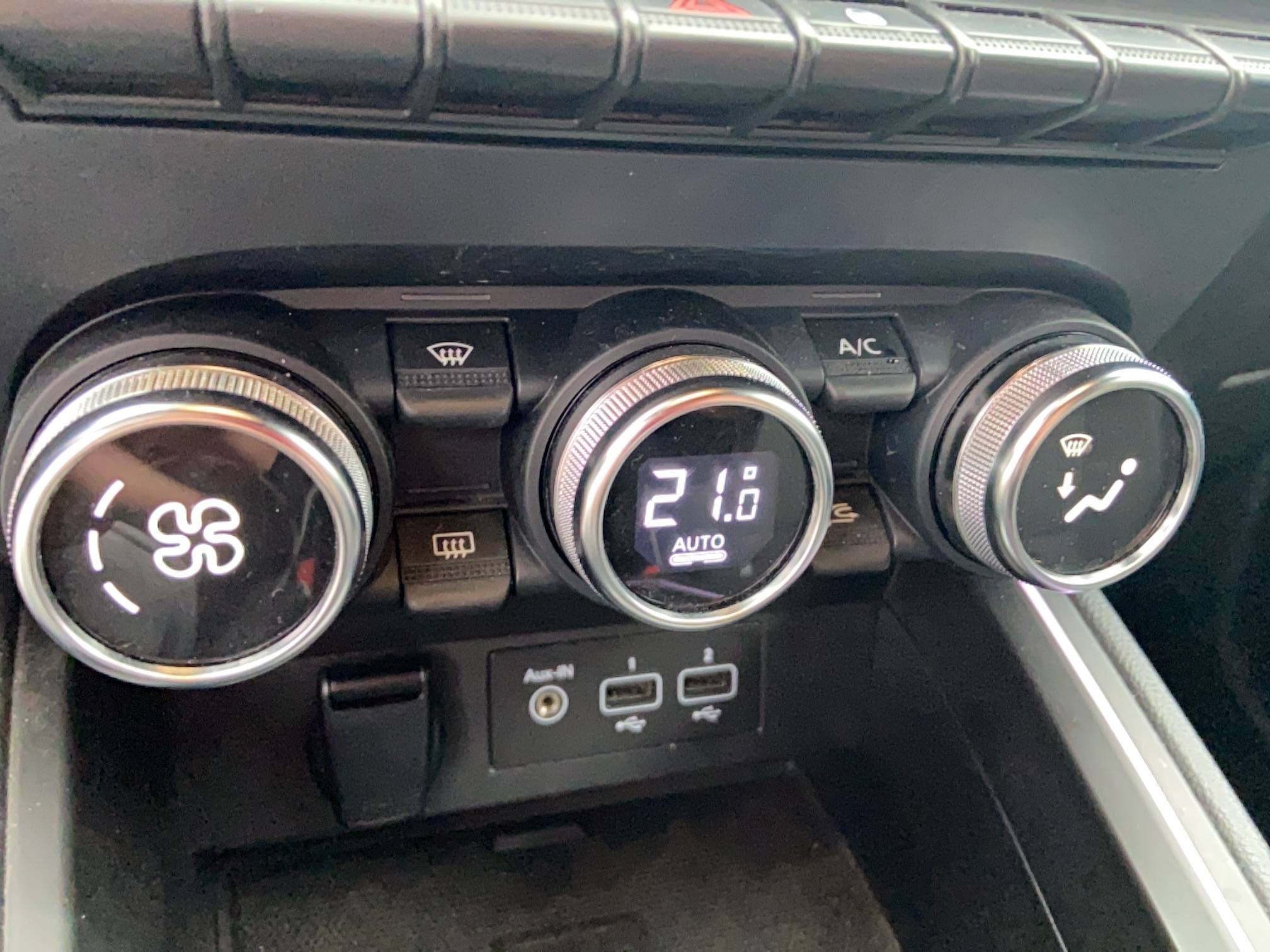 Vente en ligne Renault Clio 5 Clio TCe 90 - 21N au prix de 15 490 €